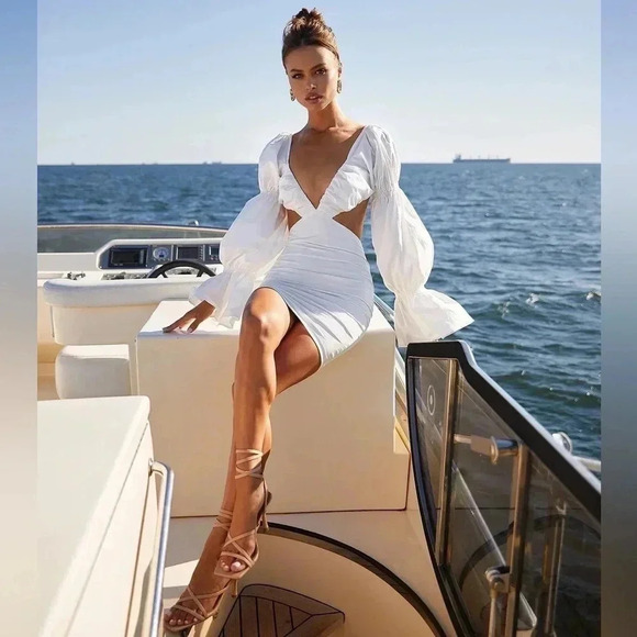 NWOT Alamour The Label Miliani White Cotton Cutout Puff Sleeve Mini Dress XS - Picture 4 of 15